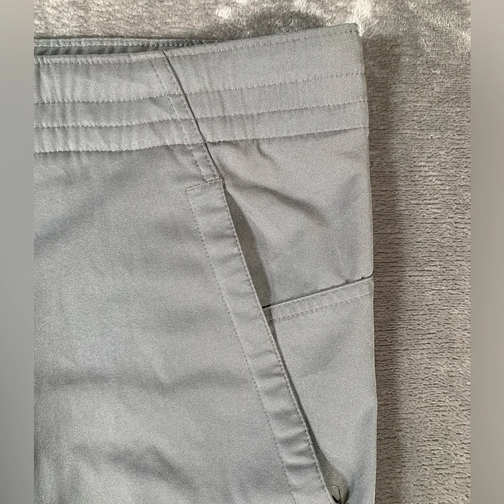 Nike‎ Bermuda Shorts Men’s XL Grey Vintage Sportswear Cargo Zip Pockets